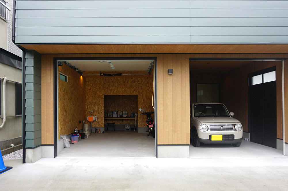 1階ガレージ