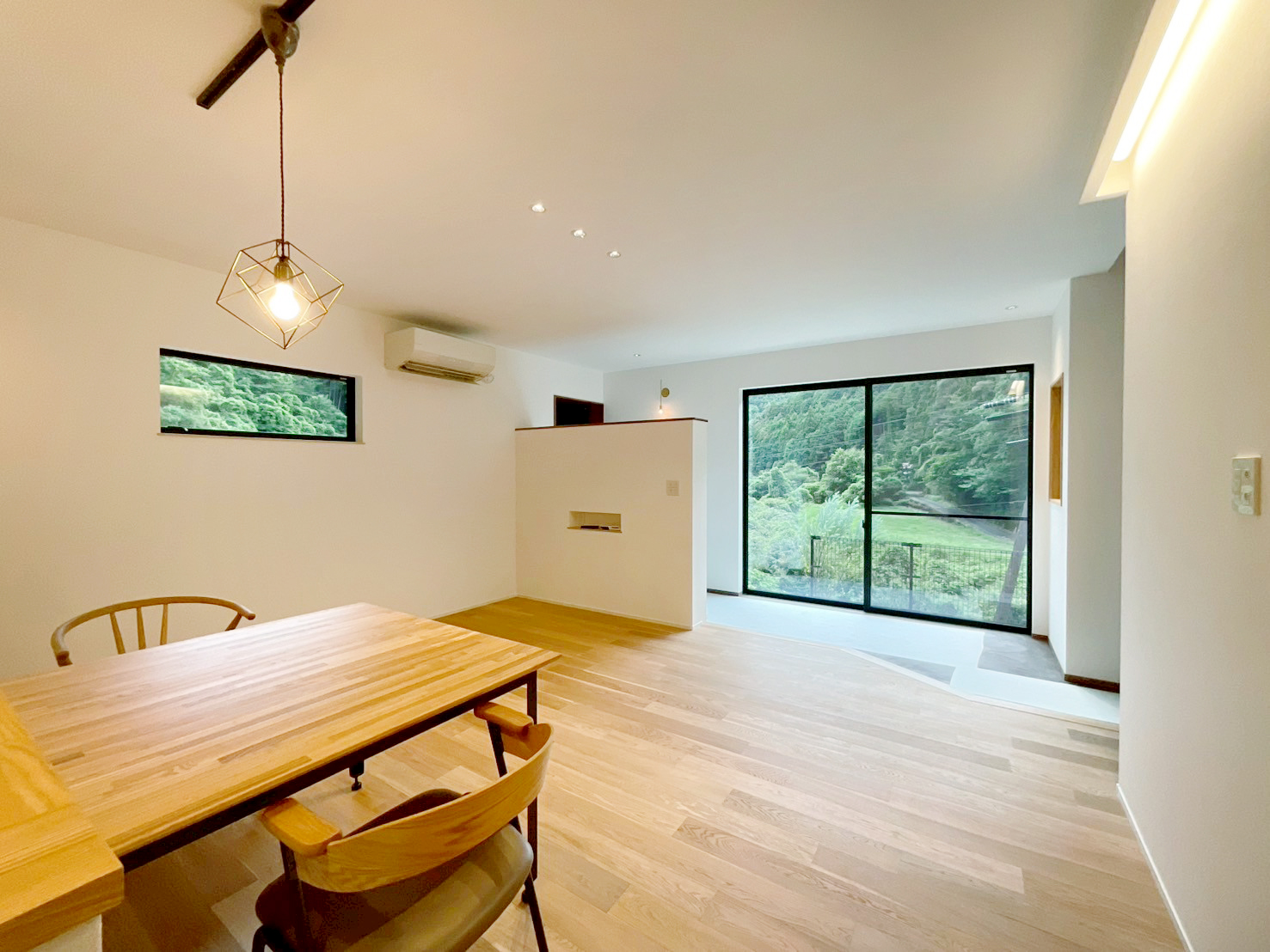 リノベーションアフターリビングダイニング